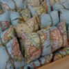 Υφασμάτινο μαξιλάρι μπομπονιέρας Worldmap μπλε 14x14