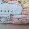 Μαξιλάρι διακοσμητικό long Worldmap μπλε 140x35 με φερμουάρ